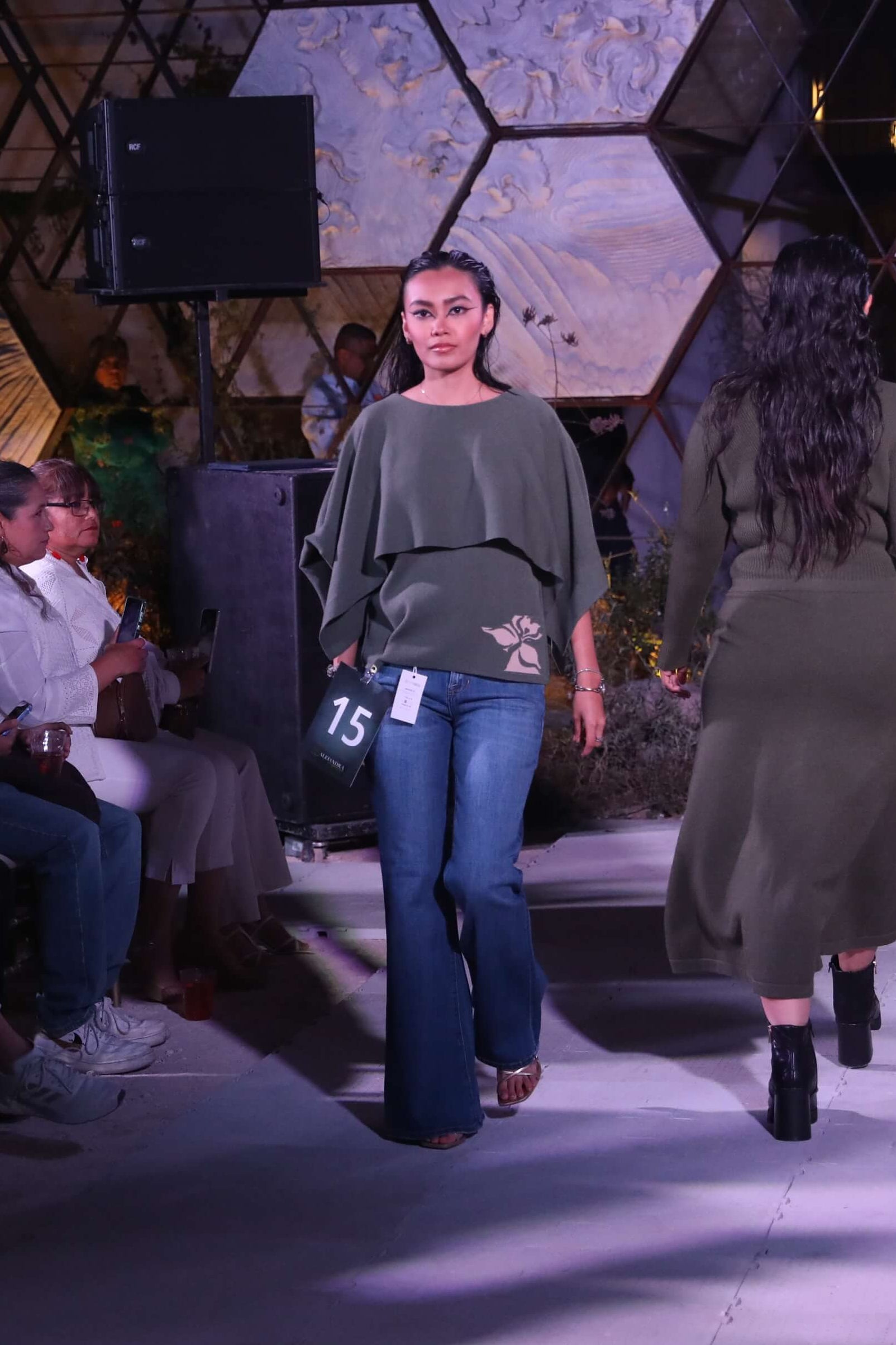 Pantalón Mezclilla Flare