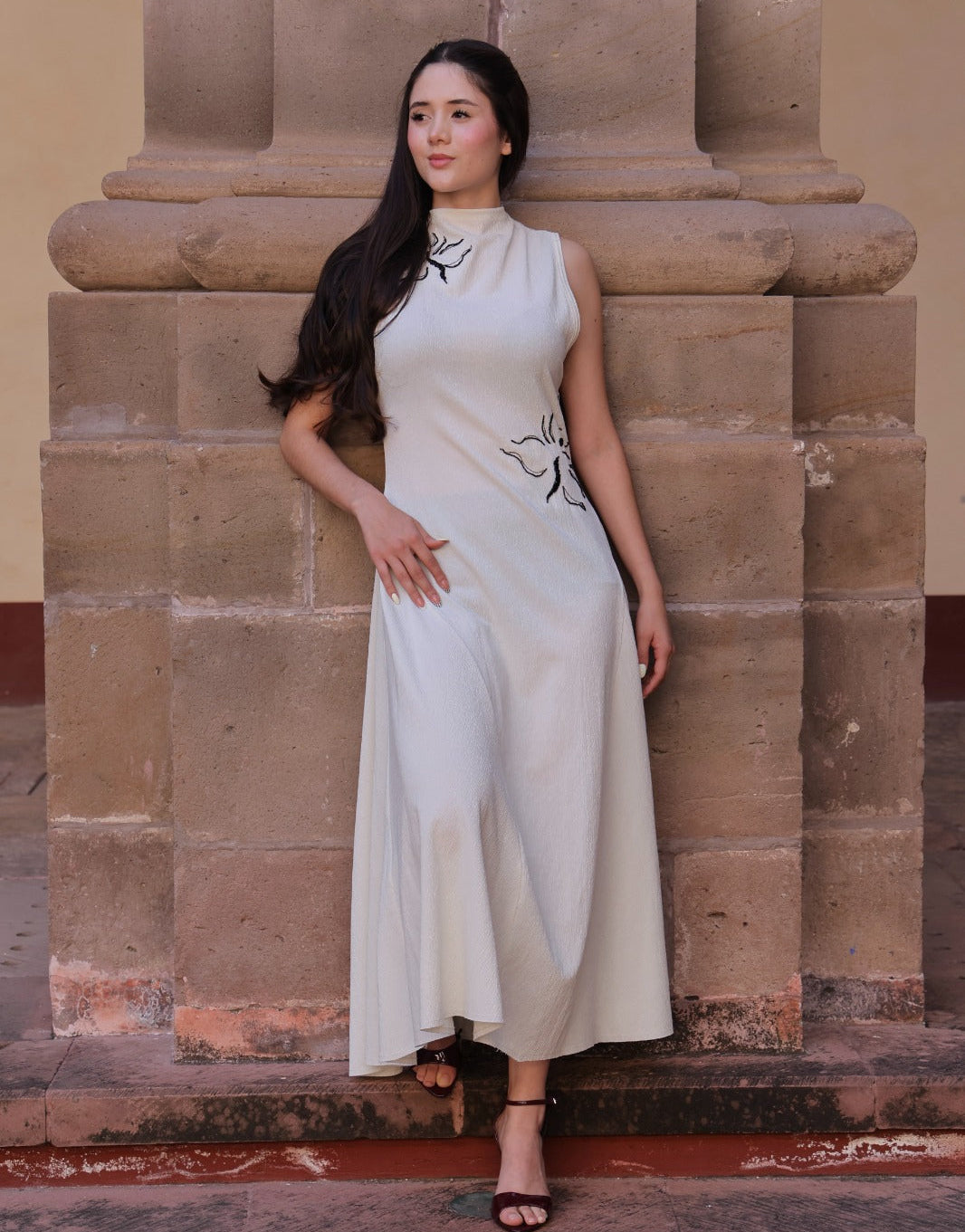 Vestido Blanco con Bordado