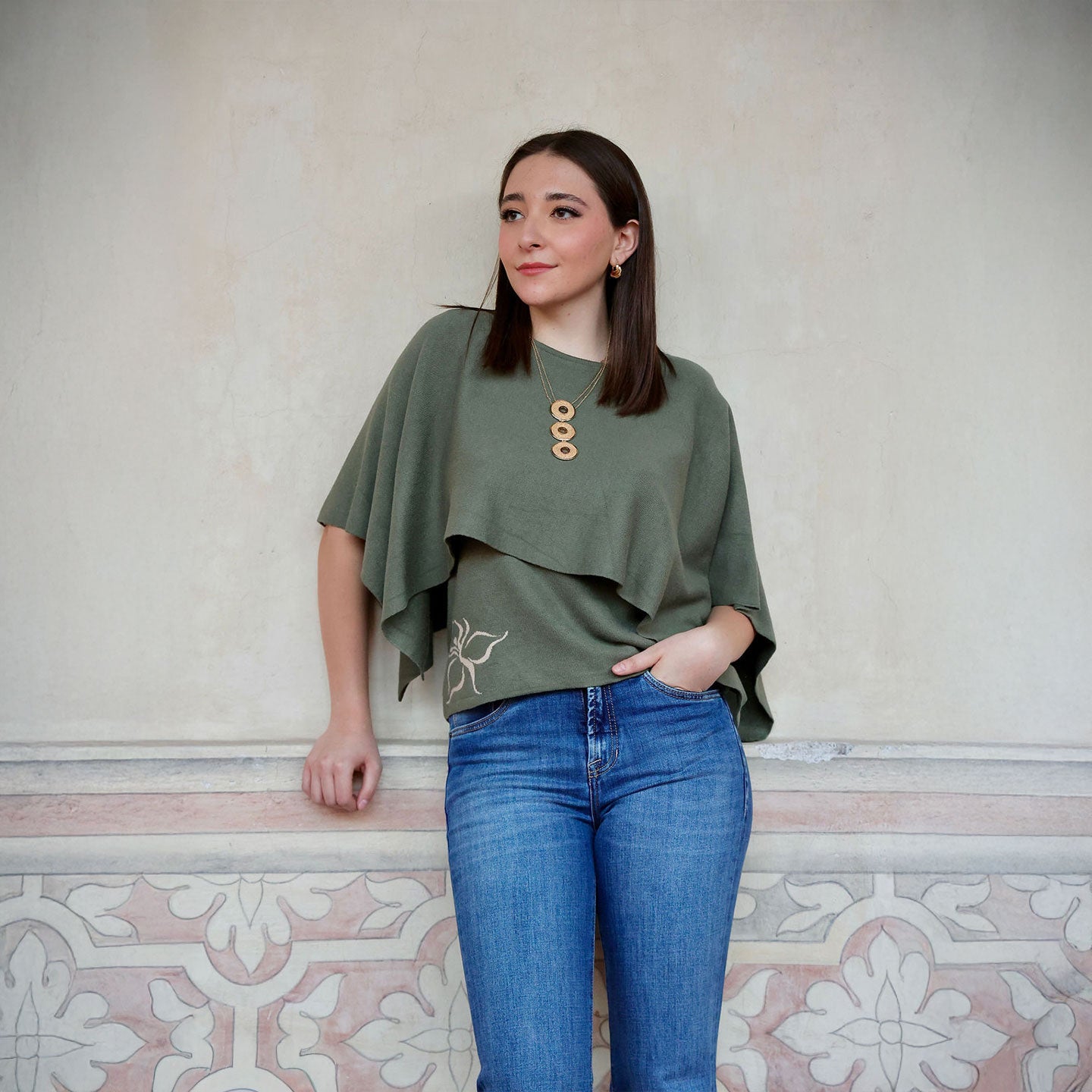 Suéter Capa con Flor